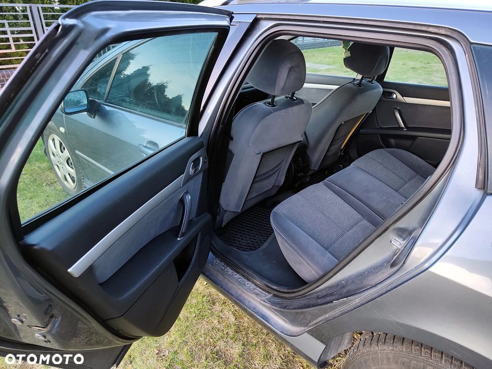 Peugeot 407 - 10