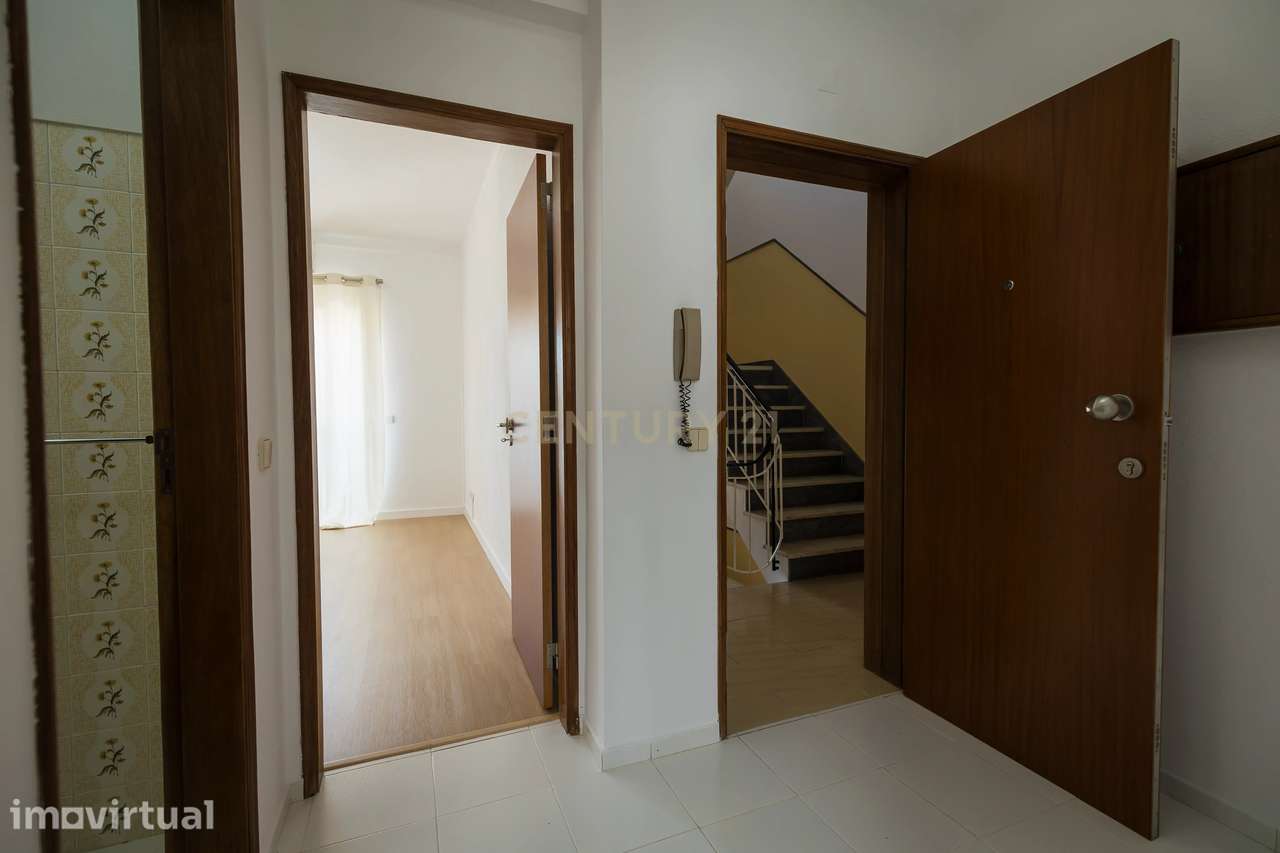 Apartamento com 1 quarto | São Brás de Alportel | Excelente potencial - Grande imagem: 2/26