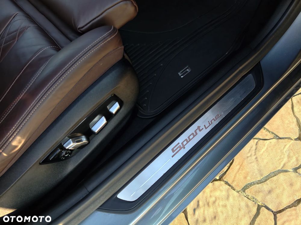 BMW Seria 5 530i GPF xDrive Sport Line sport - 16