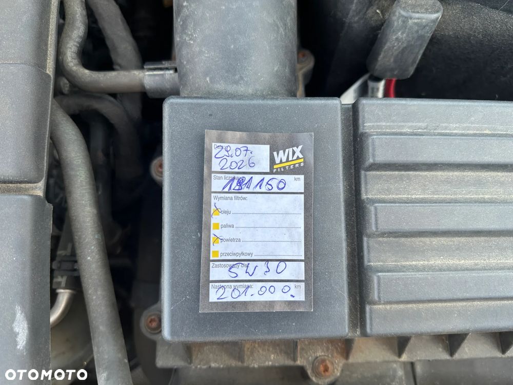 Volkswagen Touran - 37