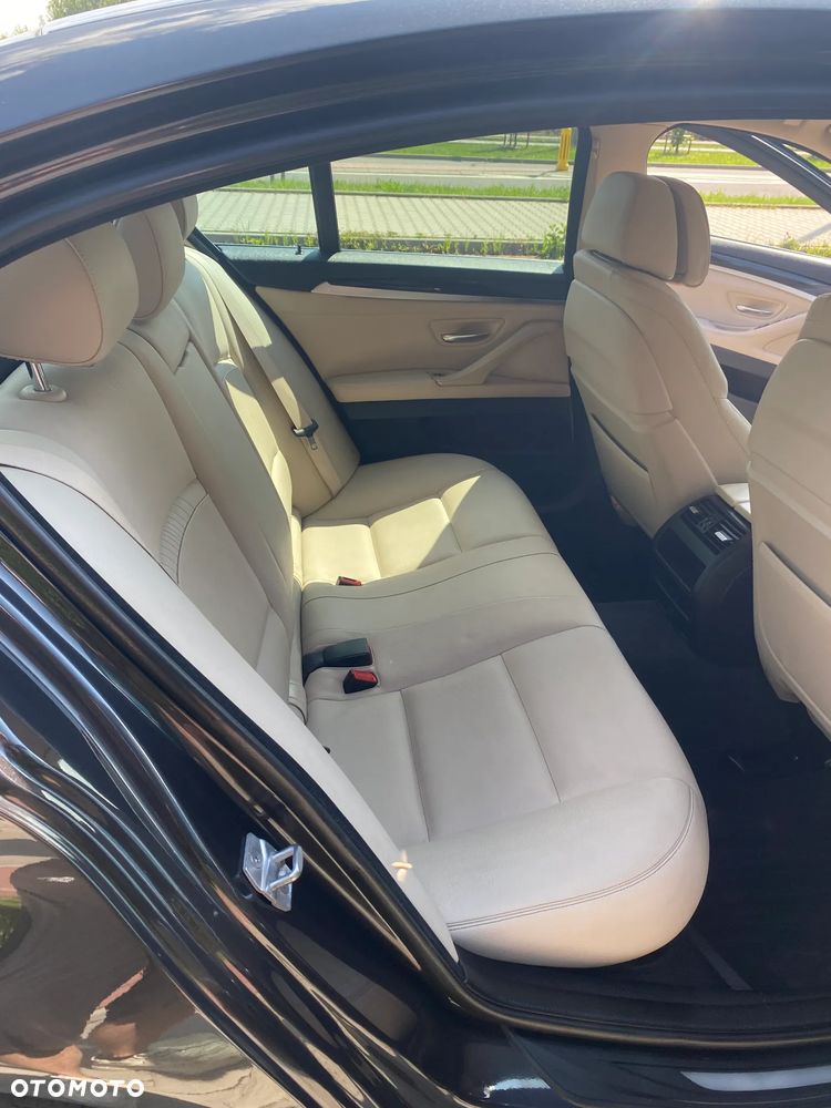 BMW Seria 5 520d xDrive - 9