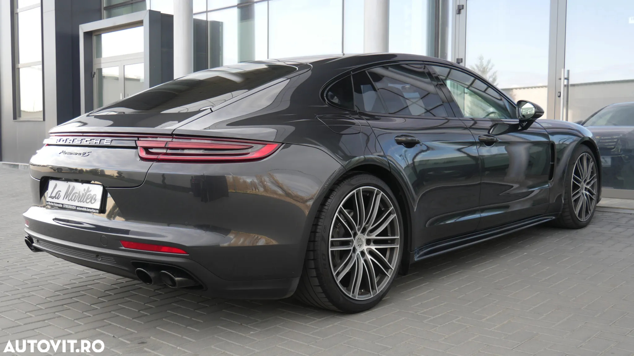 Porsche Panamera 4S - 13