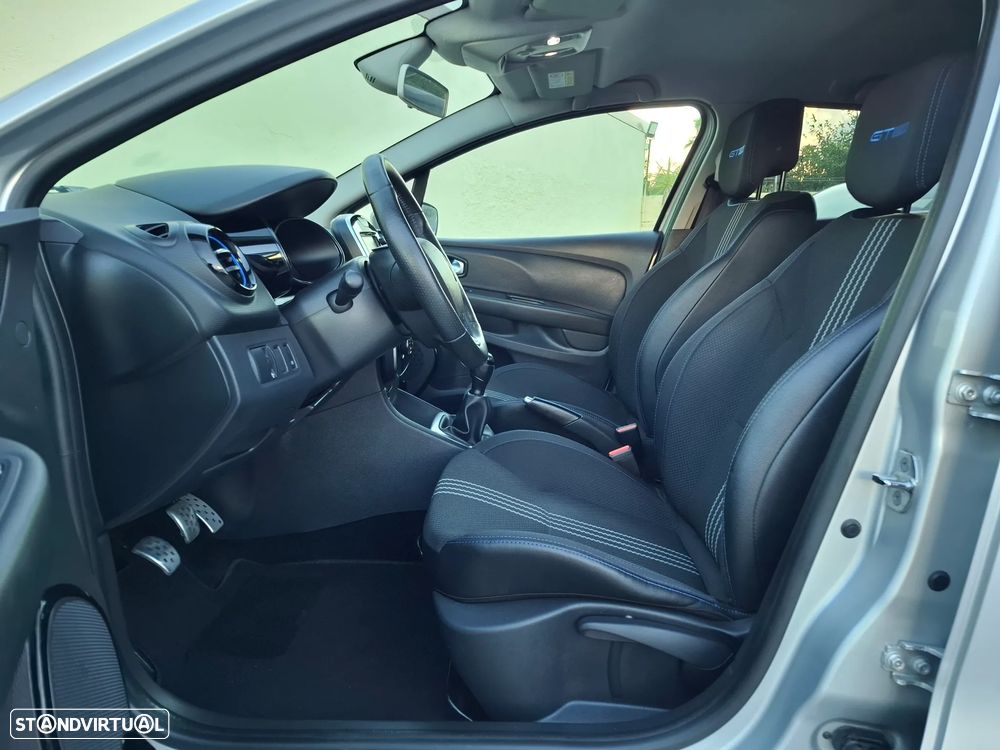 Renault Clio Sport Tourer 1.5 dCi GT Line - 24