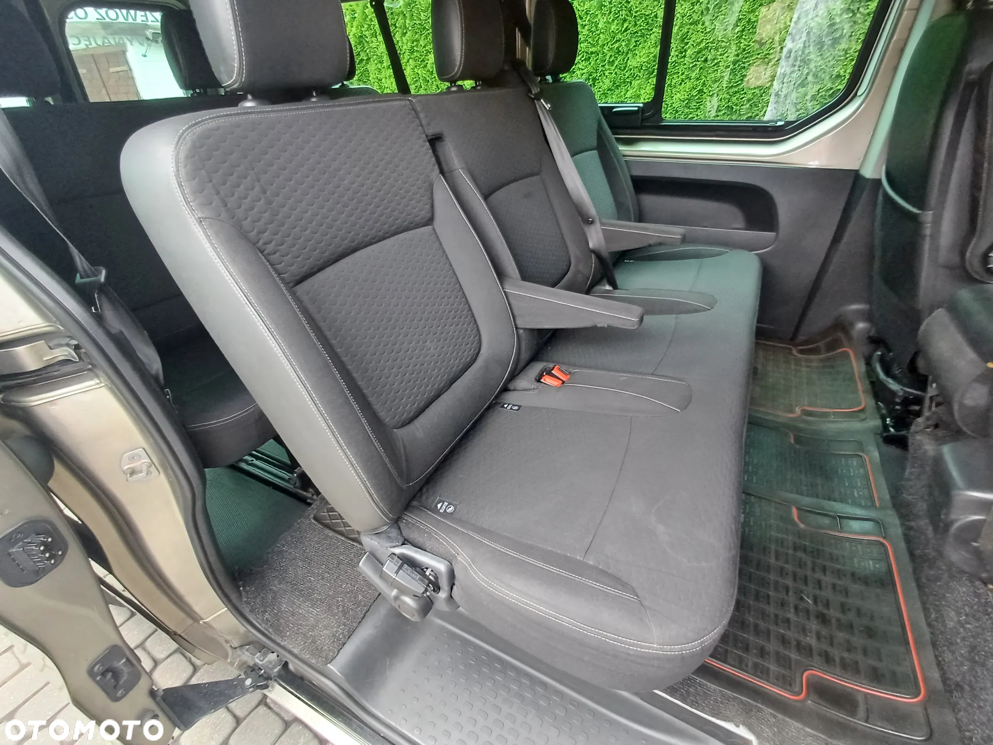 Opel Vivaro - 24