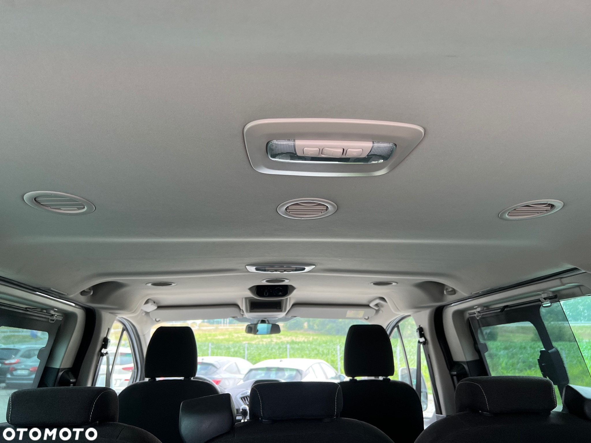 Ford Tourneo Custom - 24