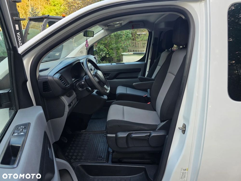 Peugeot Traveller 2016