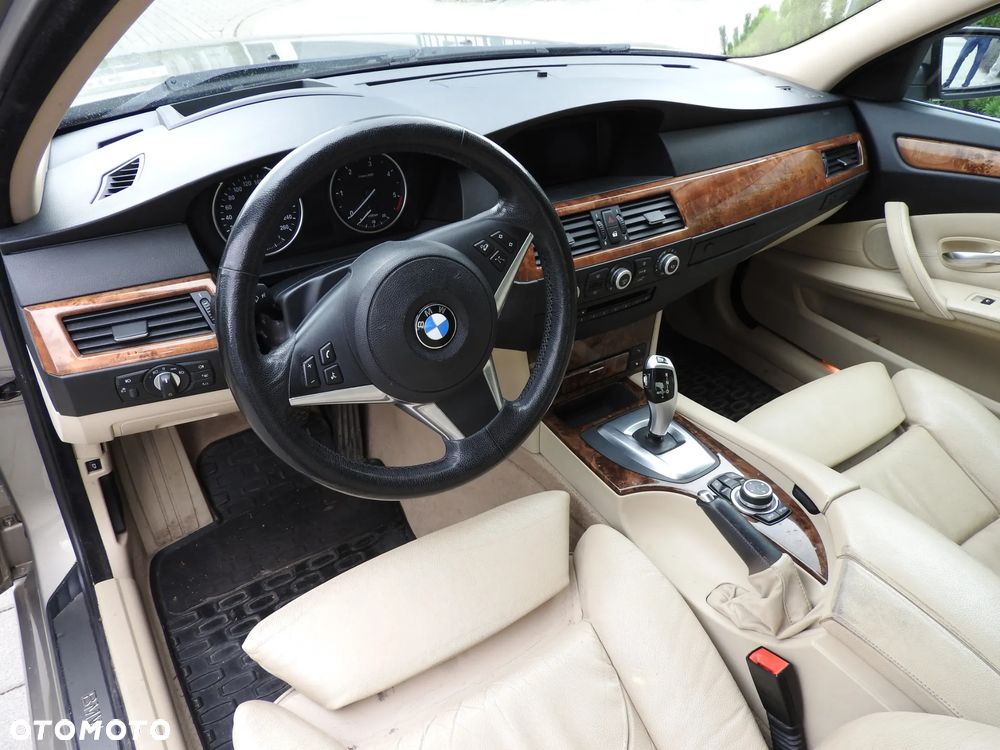 BMW Seria 5 530d xDrive - 10