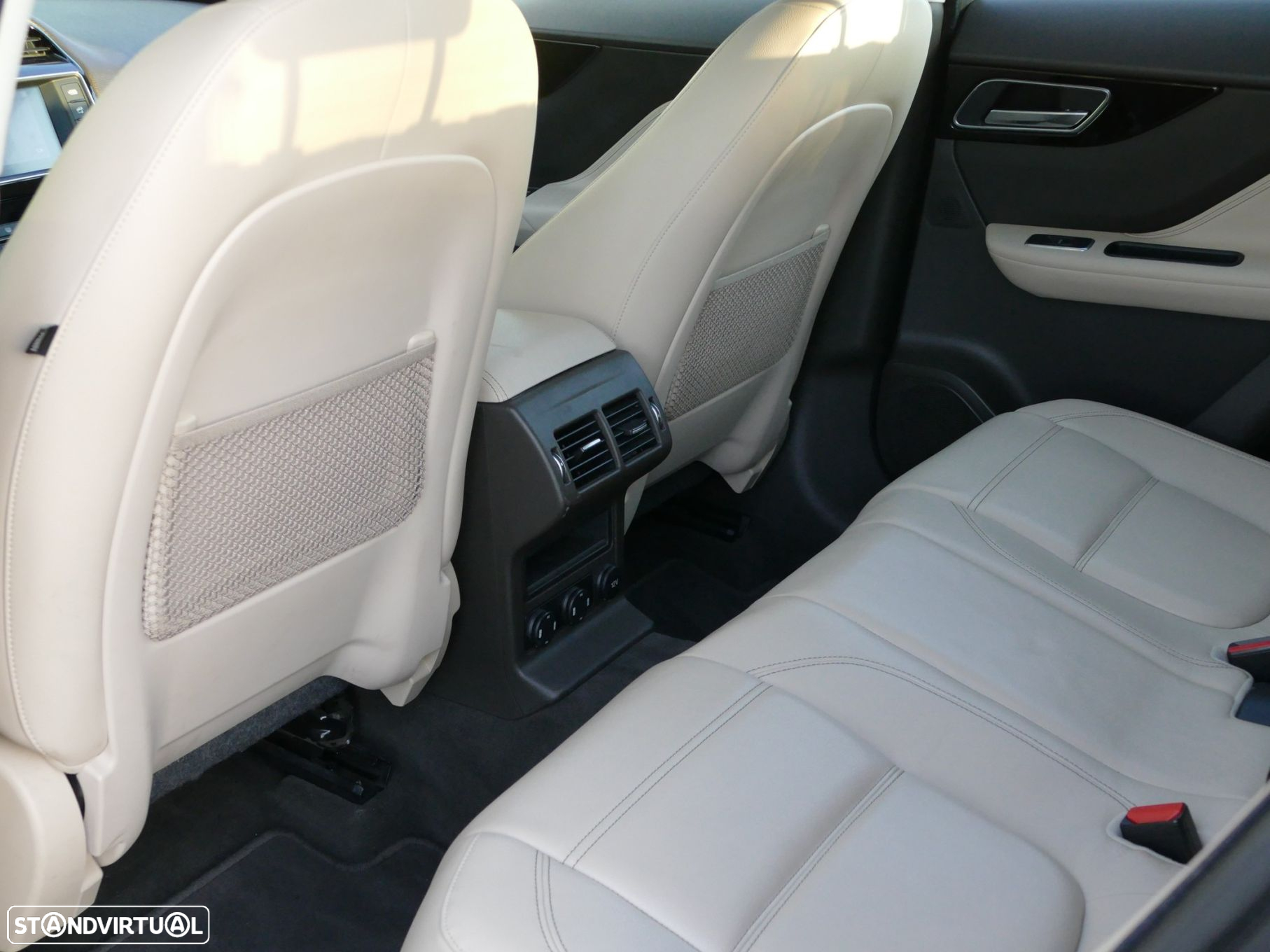Jaguar F-Pace 2.0 i4D Prestige - 24