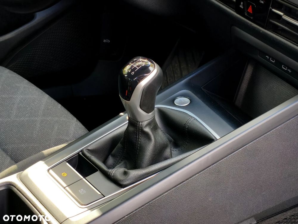 Volkswagen Golf - 23