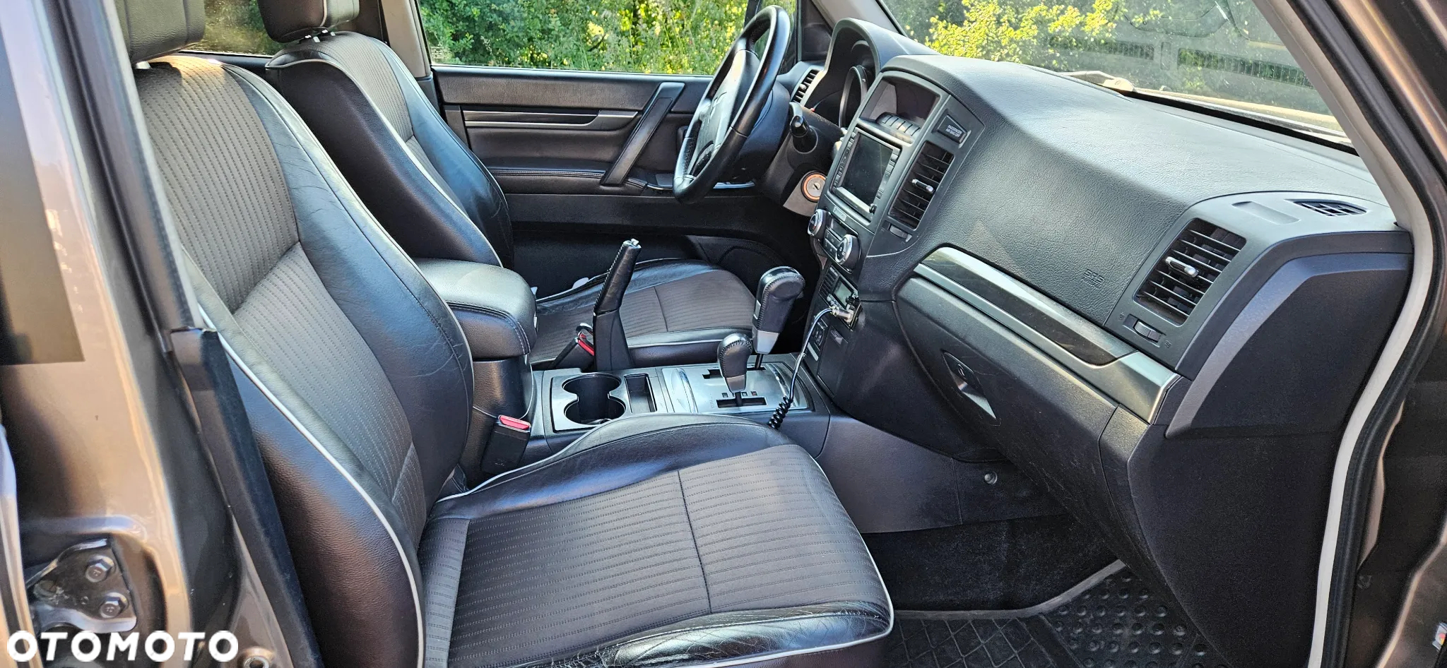 Mitsubishi Pajero - 15
