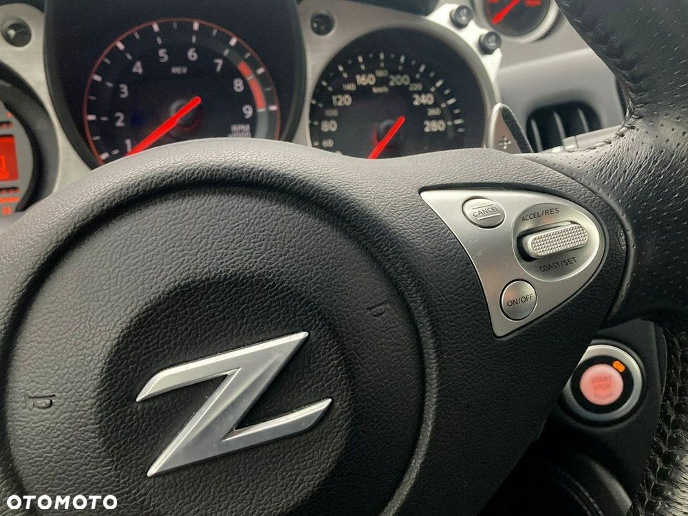 Nissan 370 Z - 19