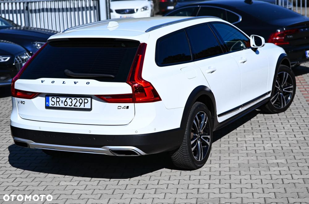 Volvo V90 Cross Country D4 AWD Pro - 36