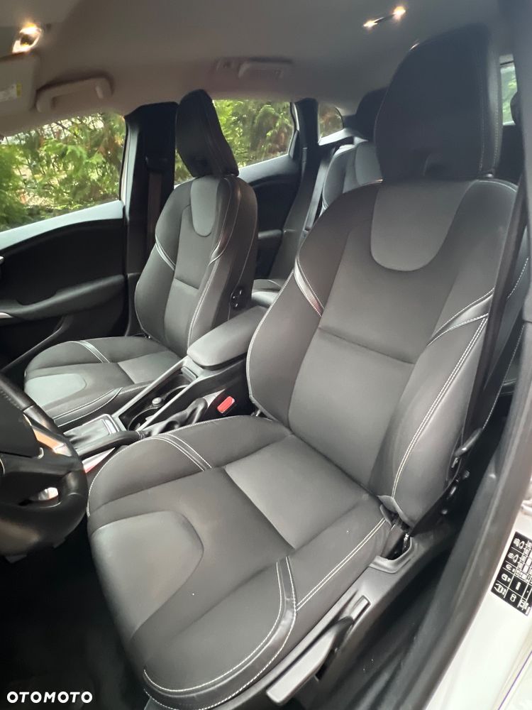 Volvo V40 D3 Geartronic Inscription - 36