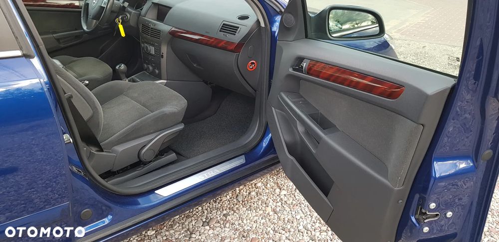 Opel Astra 1.6 NAVI - 11