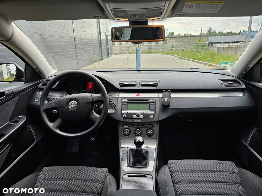 Volkswagen Passat 1.9 TDI DPF Sportline - 15
