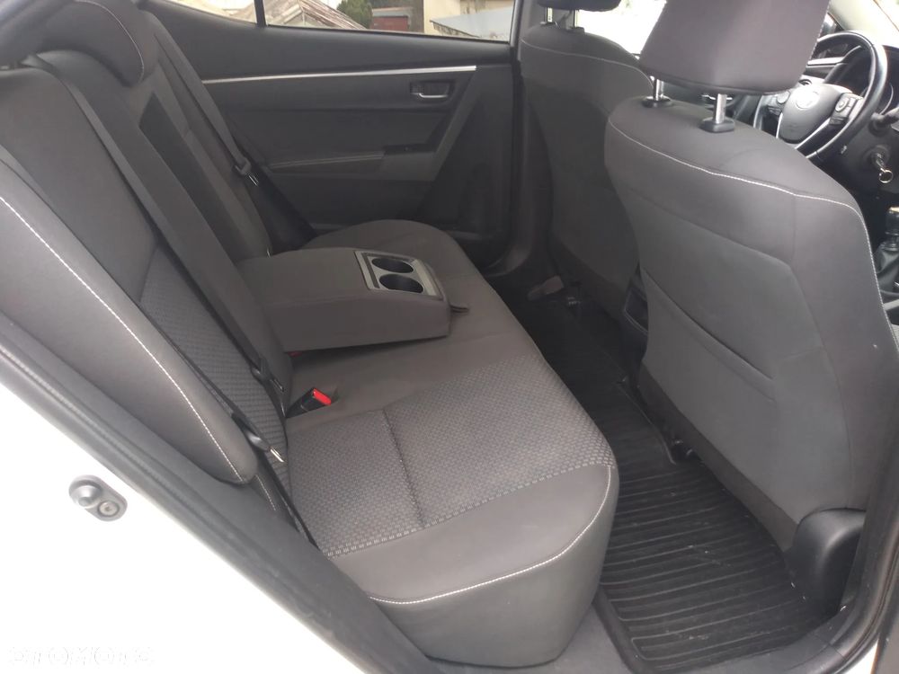 Toyota Corolla 1.6 Comfort - 11