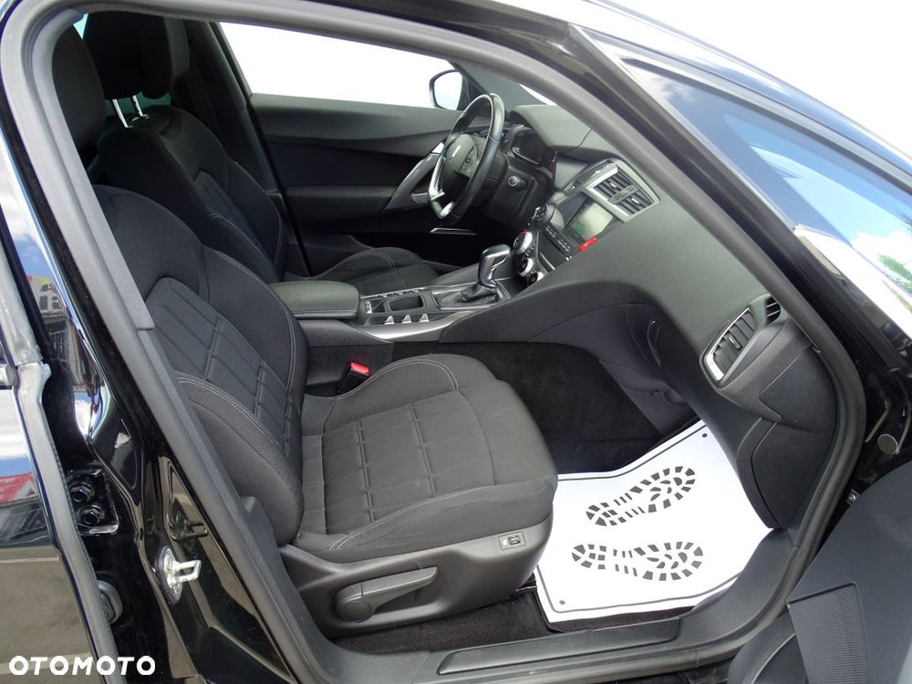DS Automobiles DS 5 - 10