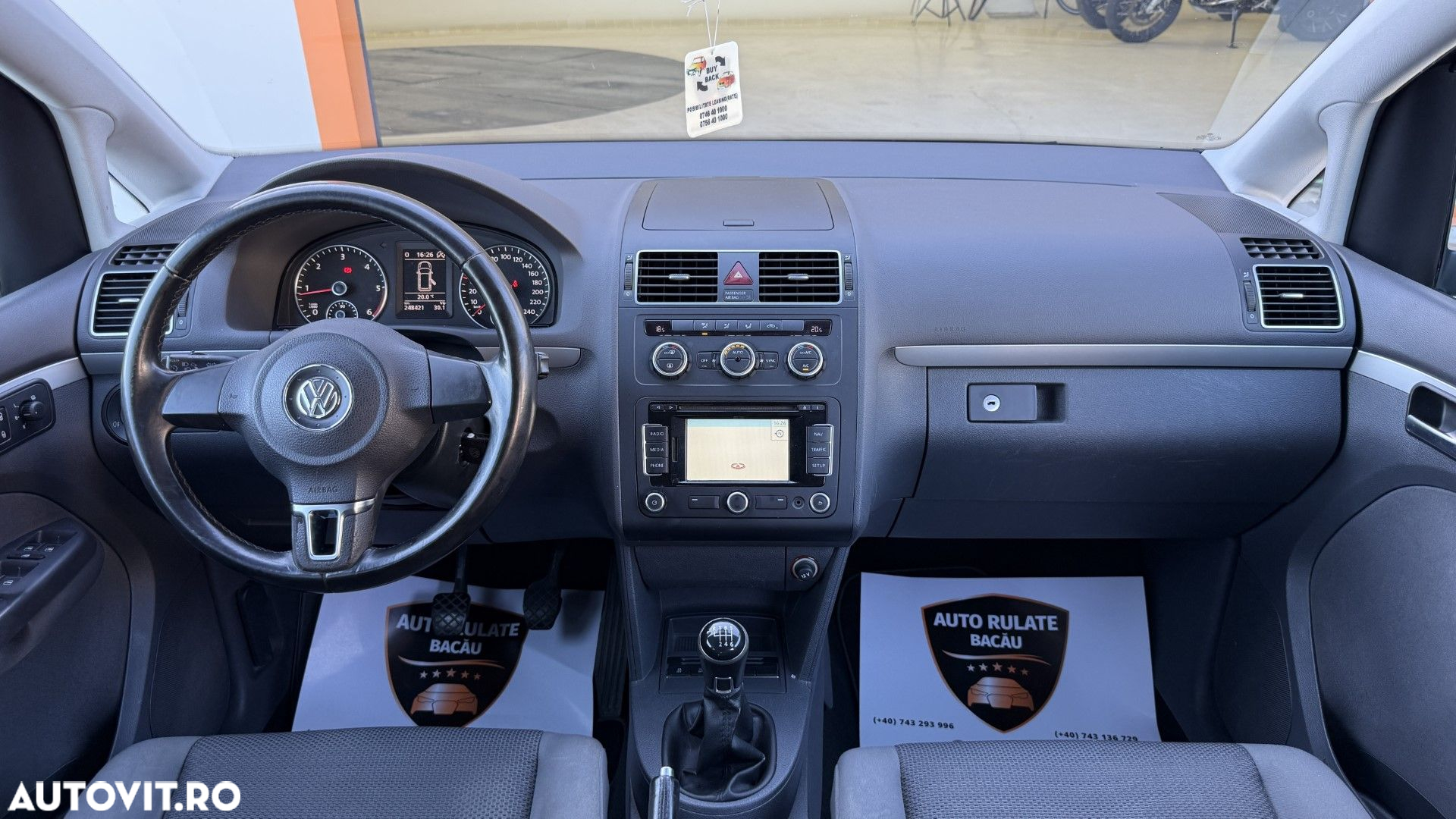 Volkswagen Touran - 8