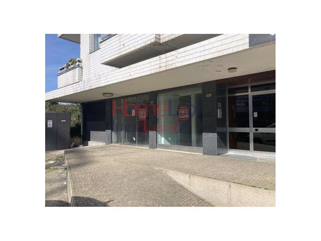 Loja junto ao Metro, na Cidade da Maia - Grande imagem: 3/8