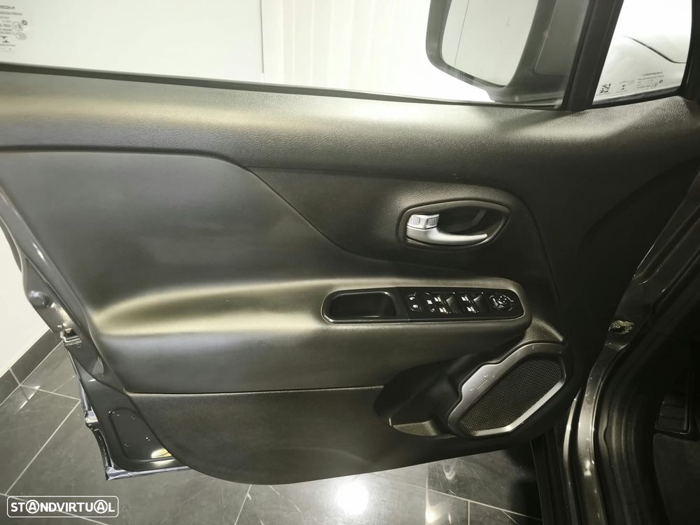 Jeep Renegade - 11