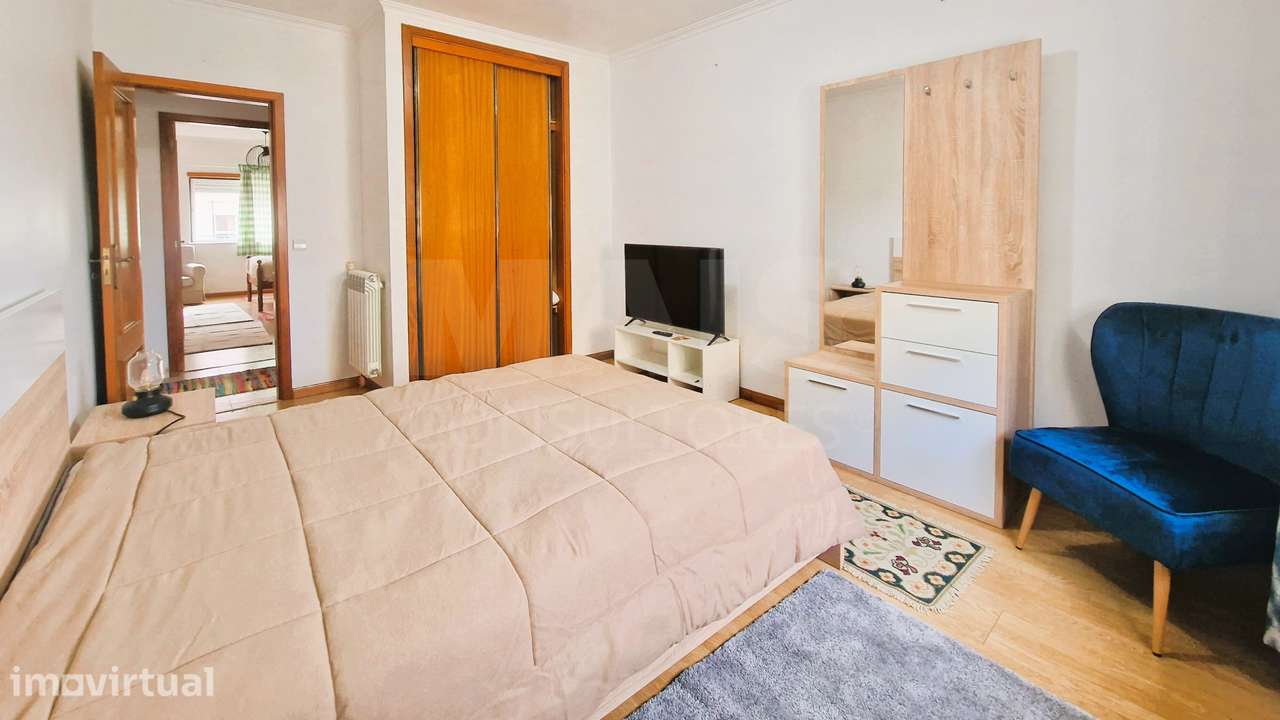 Apartamento T2, com elevador e estacionamento - Caldas da Rainha - Grande imagem: 3/23