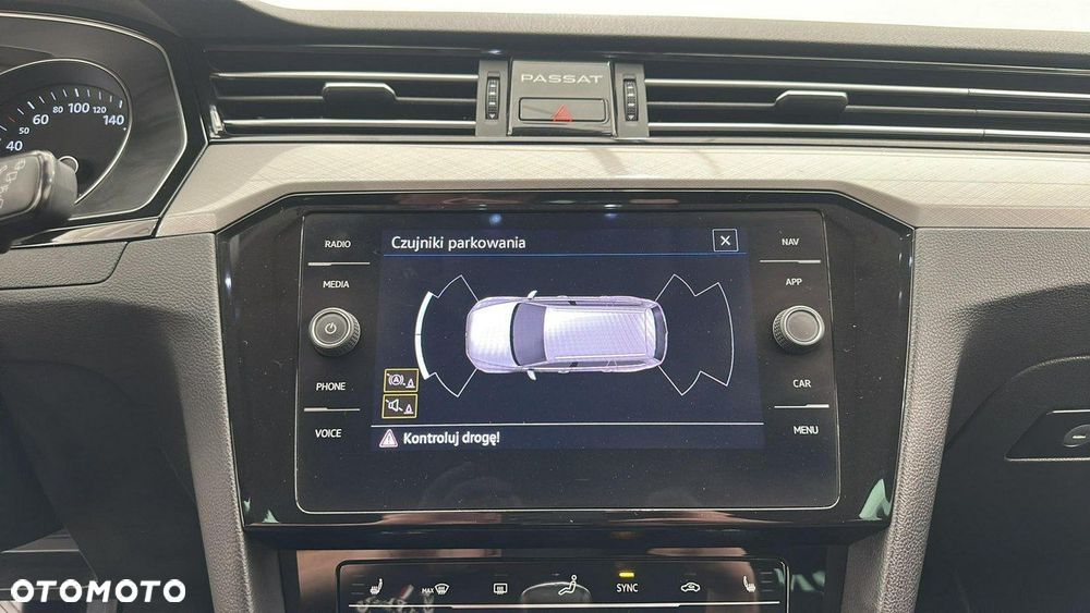 Volkswagen Passat - 20