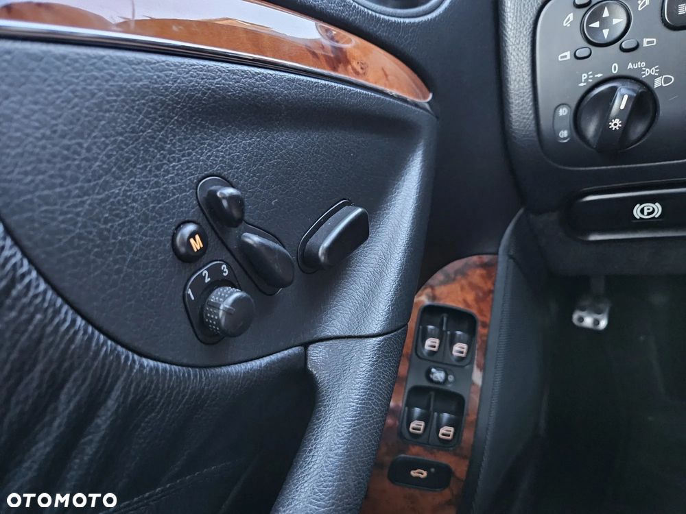 Mercedes-Benz CLK Coupe 280 7G-TRONIC Avantgarde - 13