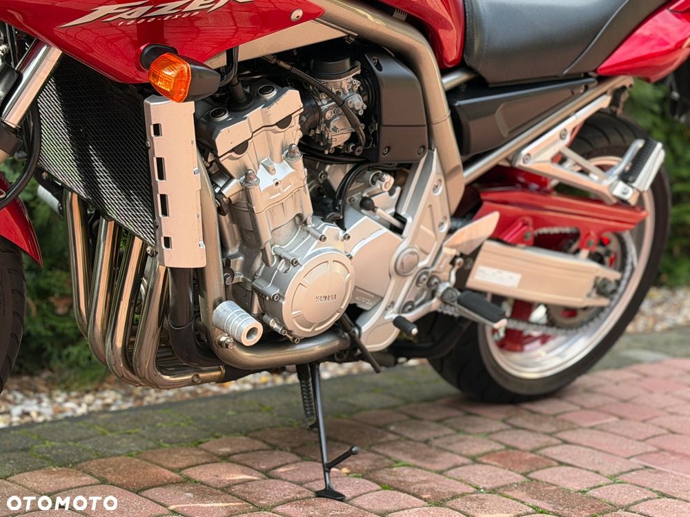 Yamaha FZS - 17
