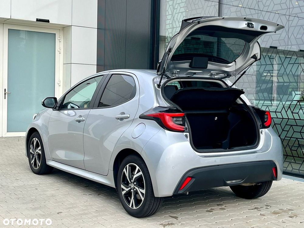 Toyota Yaris Hybrid 1.5 Style - 32