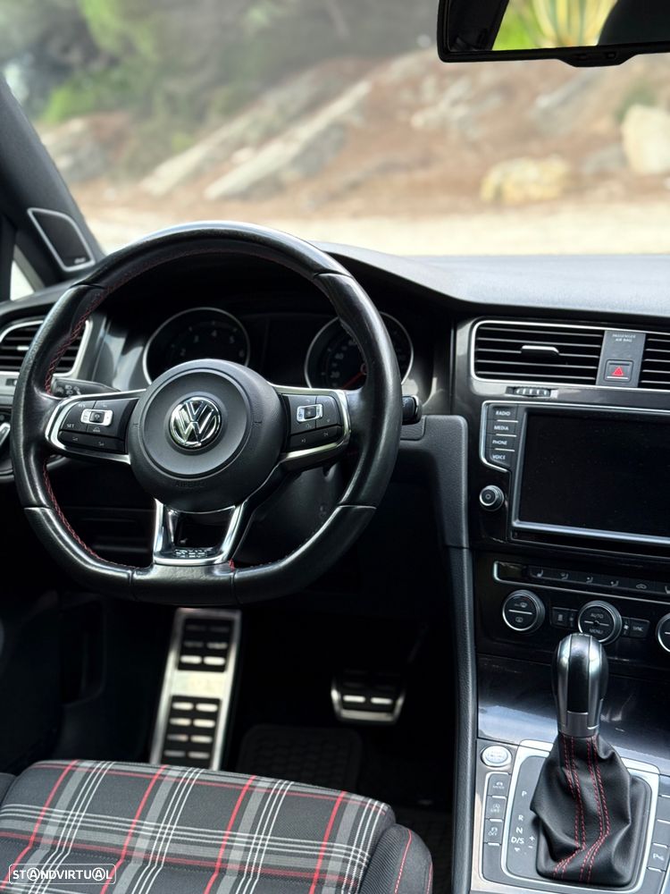 VW Golf GTI BlueMotion DSG - 10
