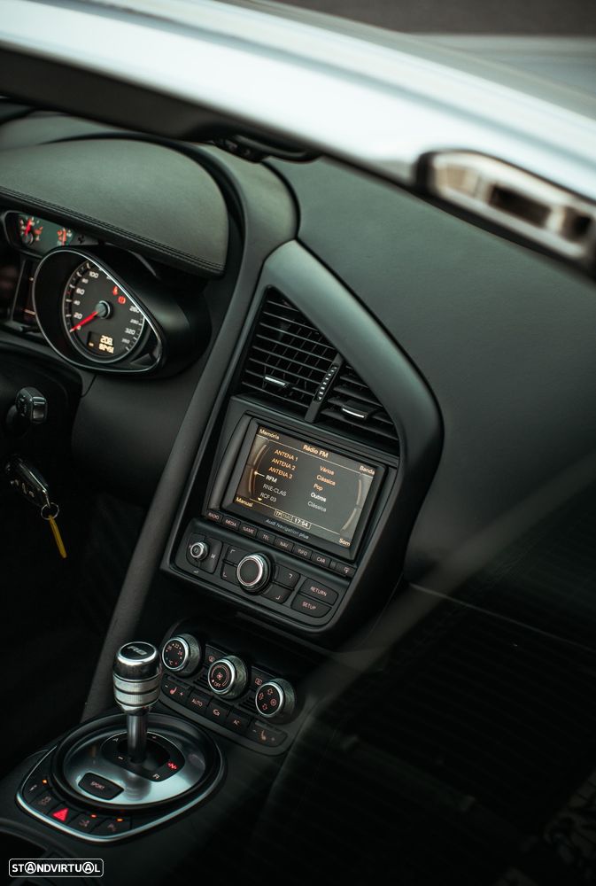 Audi R8 Spyder 4.2 FSI quattro R tronic - 25