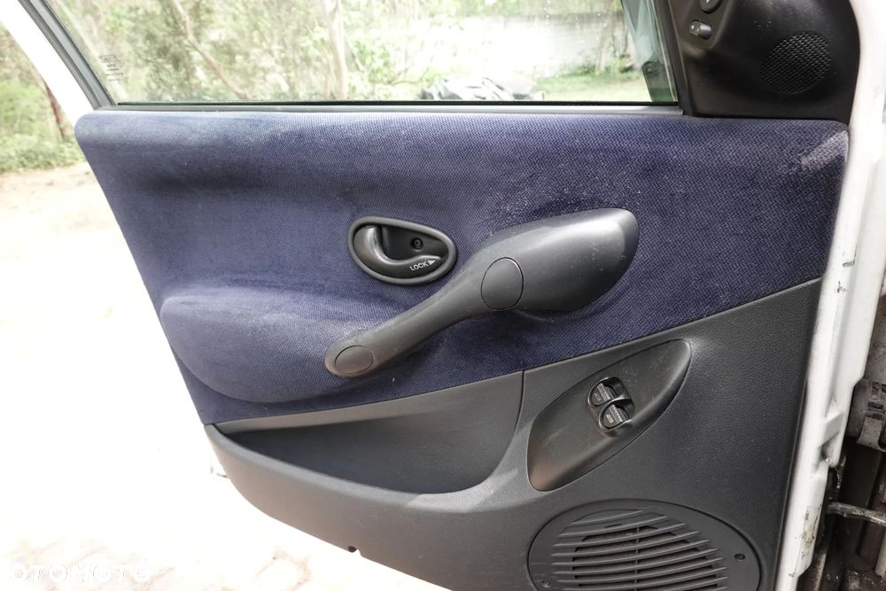 Fiat Albea 1.2 16V Active / HL - 8