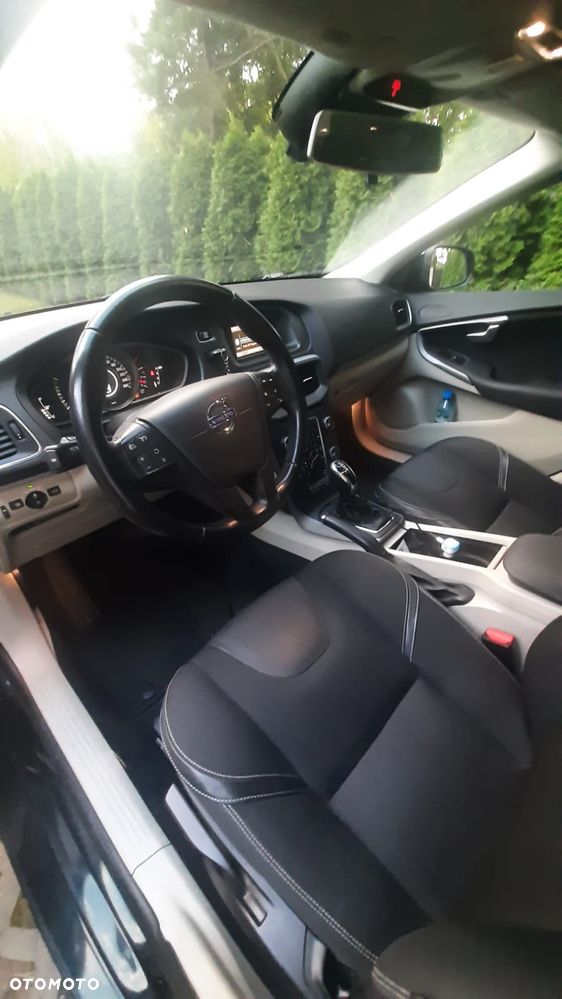 Volvo V40 D3 Momentum - 3