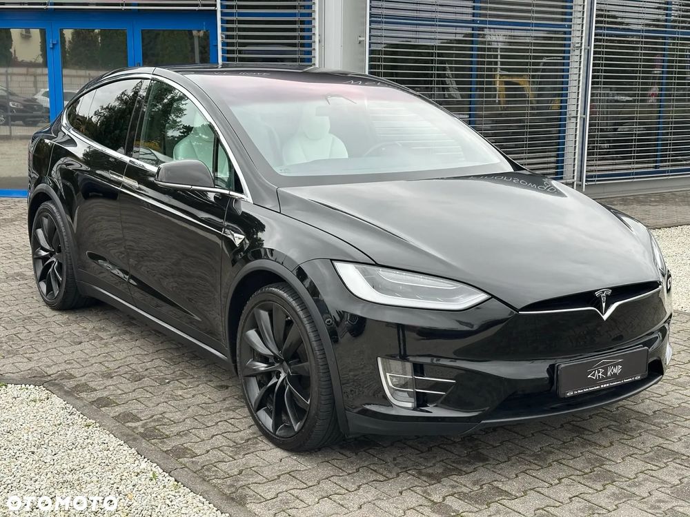Tesla Model X - 2