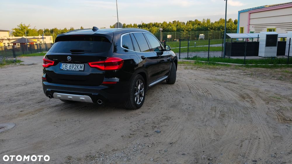BMW X3 sDrive18d Luxury Line - 3