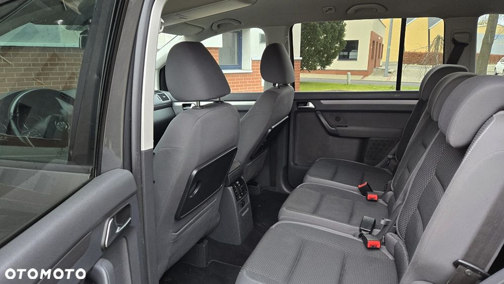 Volkswagen Touran 2.0 TDI Highline - 13