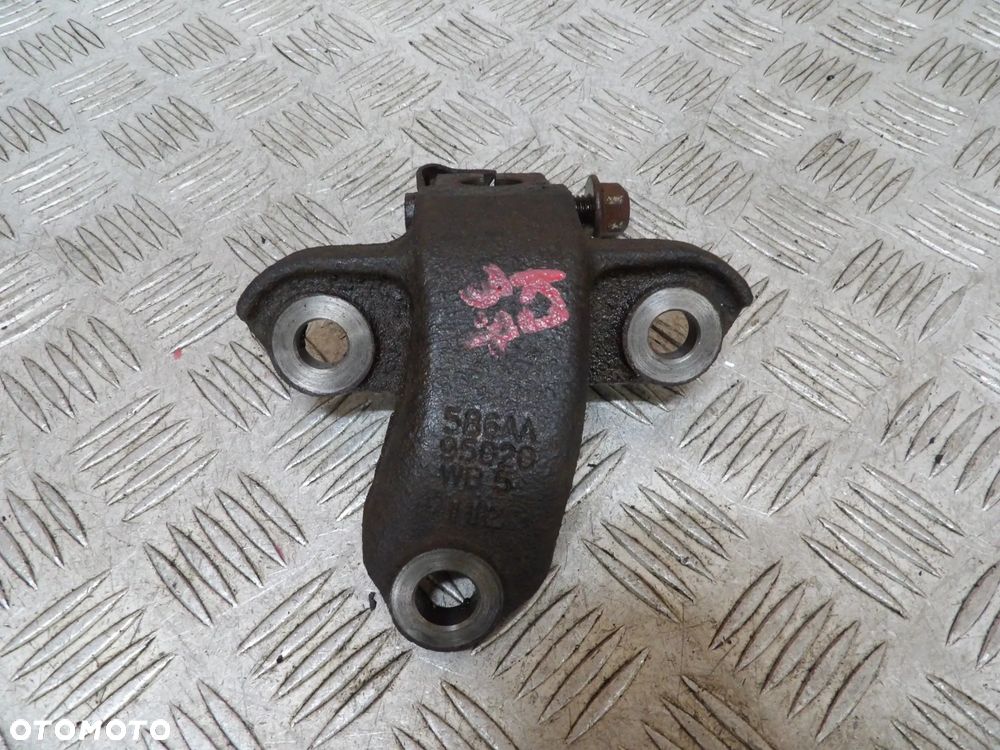 JEEP CHEROKEE KJ ŁAPA MOSTU TYŁ - 1