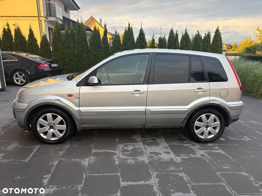 Ford Fusion - 2