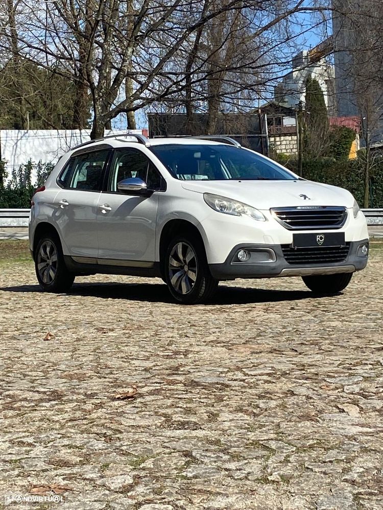 Peugeot 2008 1.2 PureTech Allure - 3