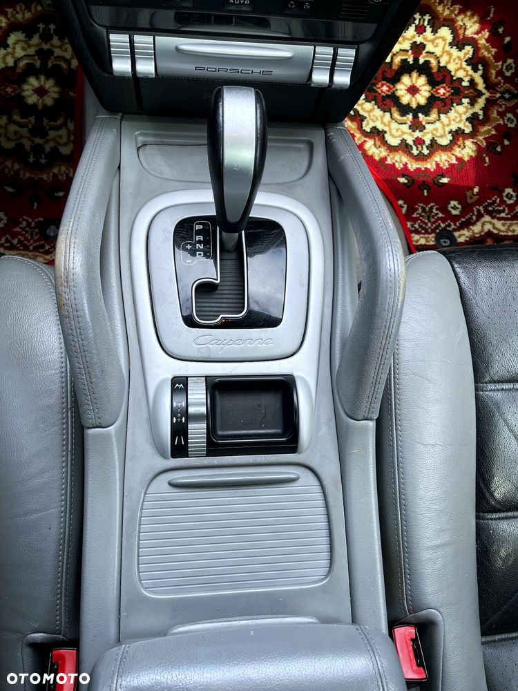 Porsche Cayenne - 34