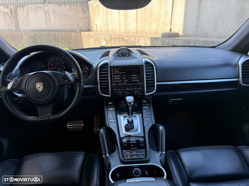 Porsche Cayenne Turbo Tiptronic S - 5