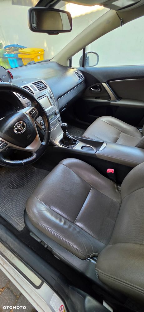 Toyota Avensis 2.2 D-4D Prestige Platinium - 6