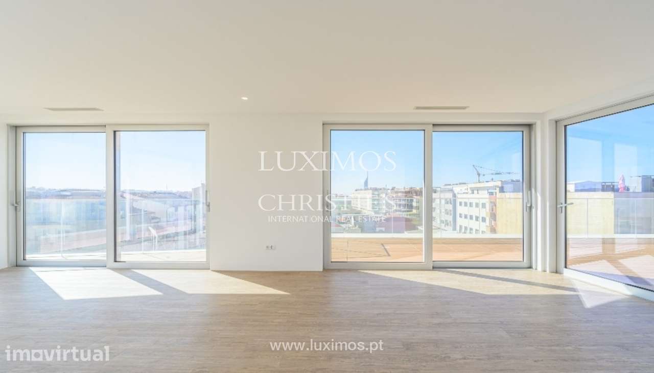 Penthouse com terraço, piscina e vistas de mar, à venda, em Vila do - Grande imagem: 5/23