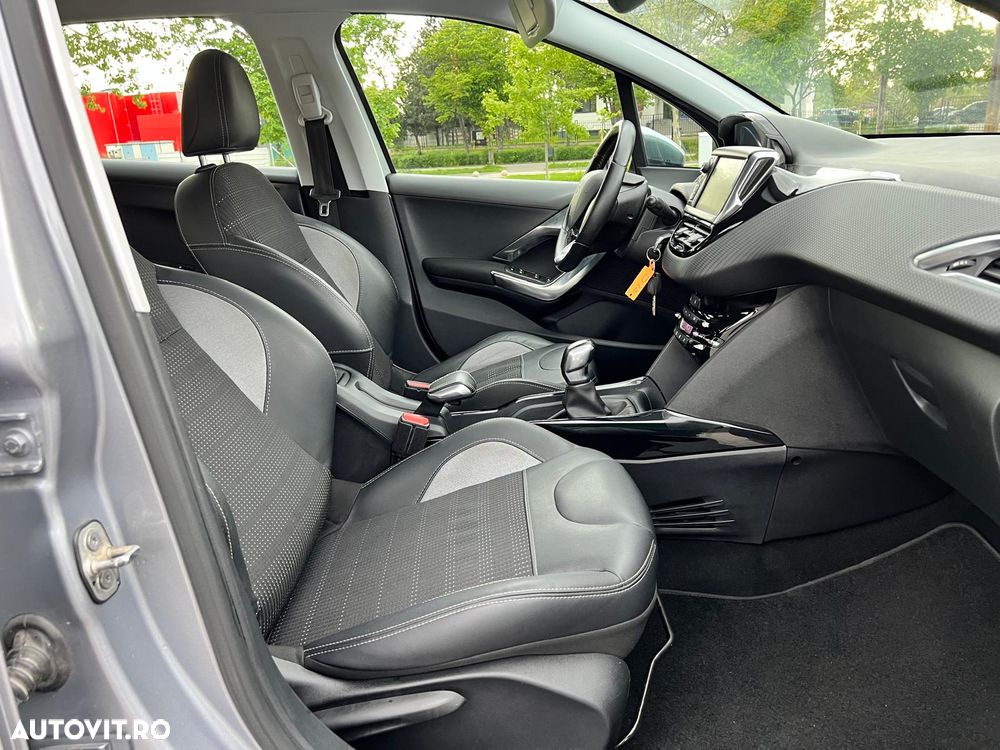 Peugeot 2008 1.2 L PureTech Turbo S&S Allure - 14