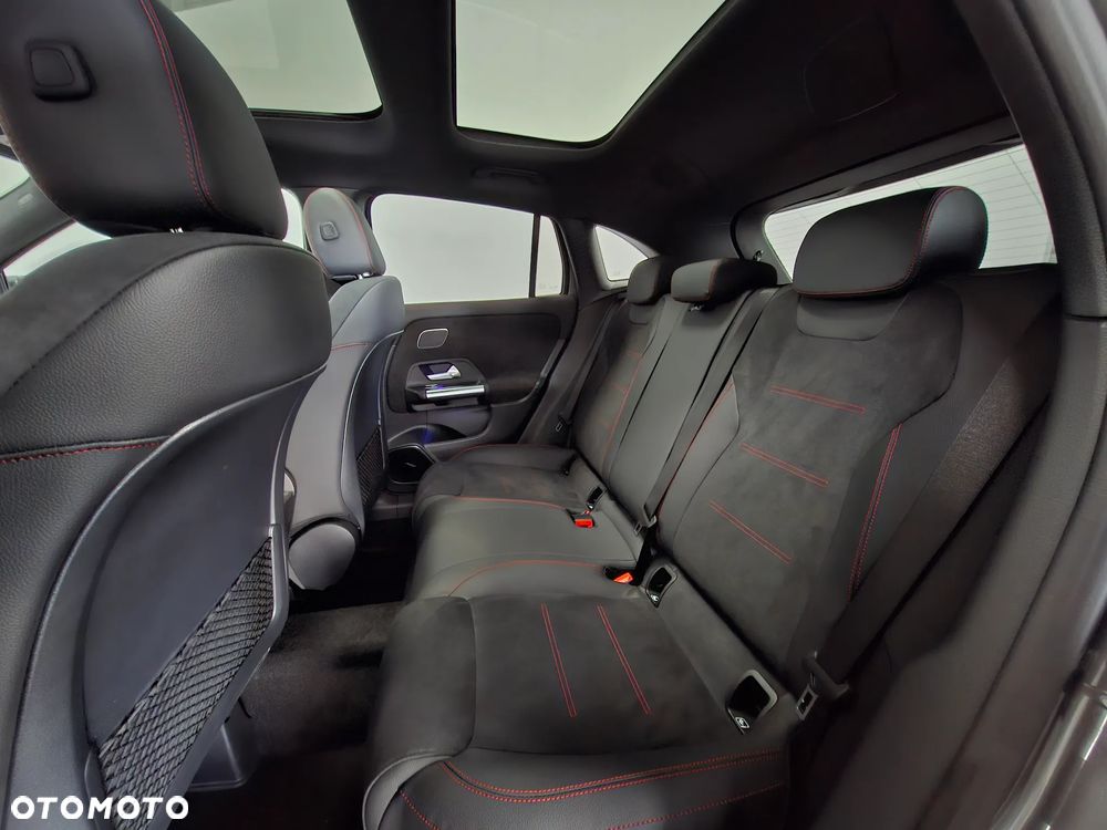 Mercedes-Benz GLA 220 mHEV 4-Matic AMG Line 8G-DCT - 11