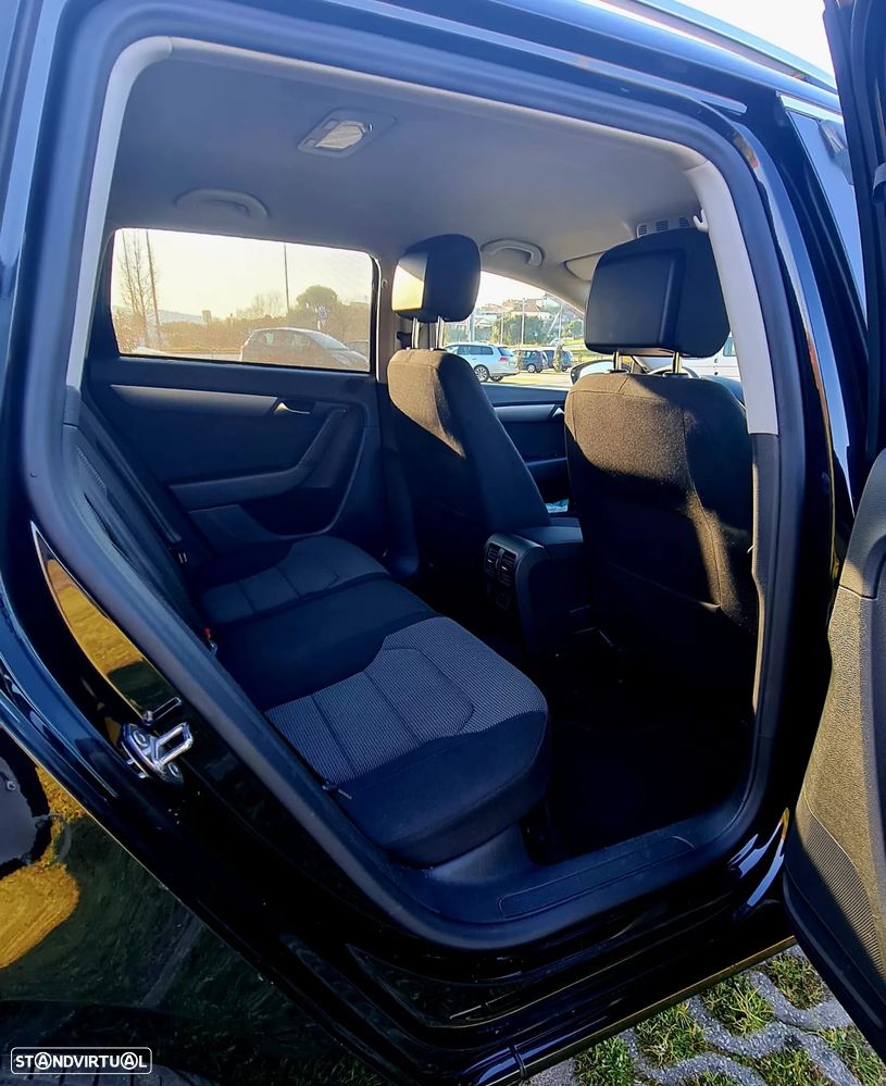VW Passat Variant - 13