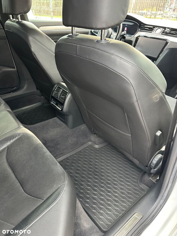 Volkswagen Arteon 2.0 TDI SCR R-Line DSG - 26