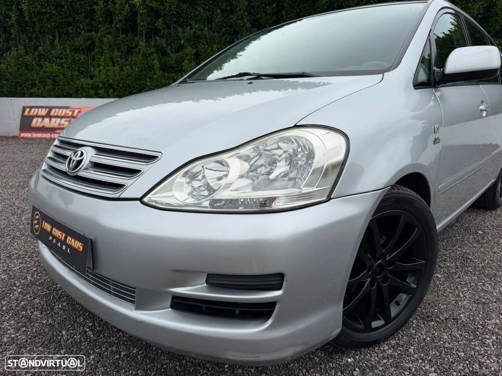 Toyota Avensis Verso 2.0 D-4D - 20