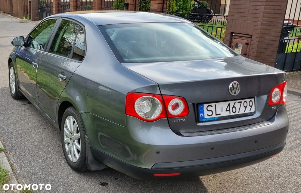 Volkswagen Jetta - 5