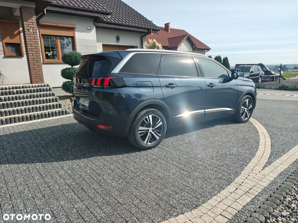 Peugeot 5008 - 5